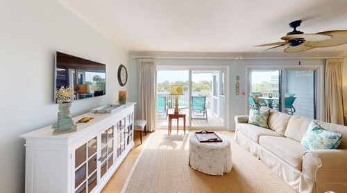 2 BR Condo in Inlet Point Stunning Views