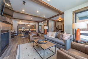 Televisión, chimenea