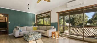 Treetop Retreat House - Metung
