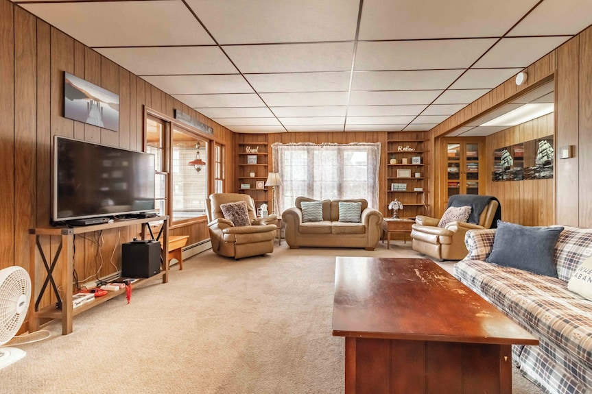 Charming Cottage On Roche-a-cri Lake With Private Pier And Beach - Pet Friendly - Wisconsin