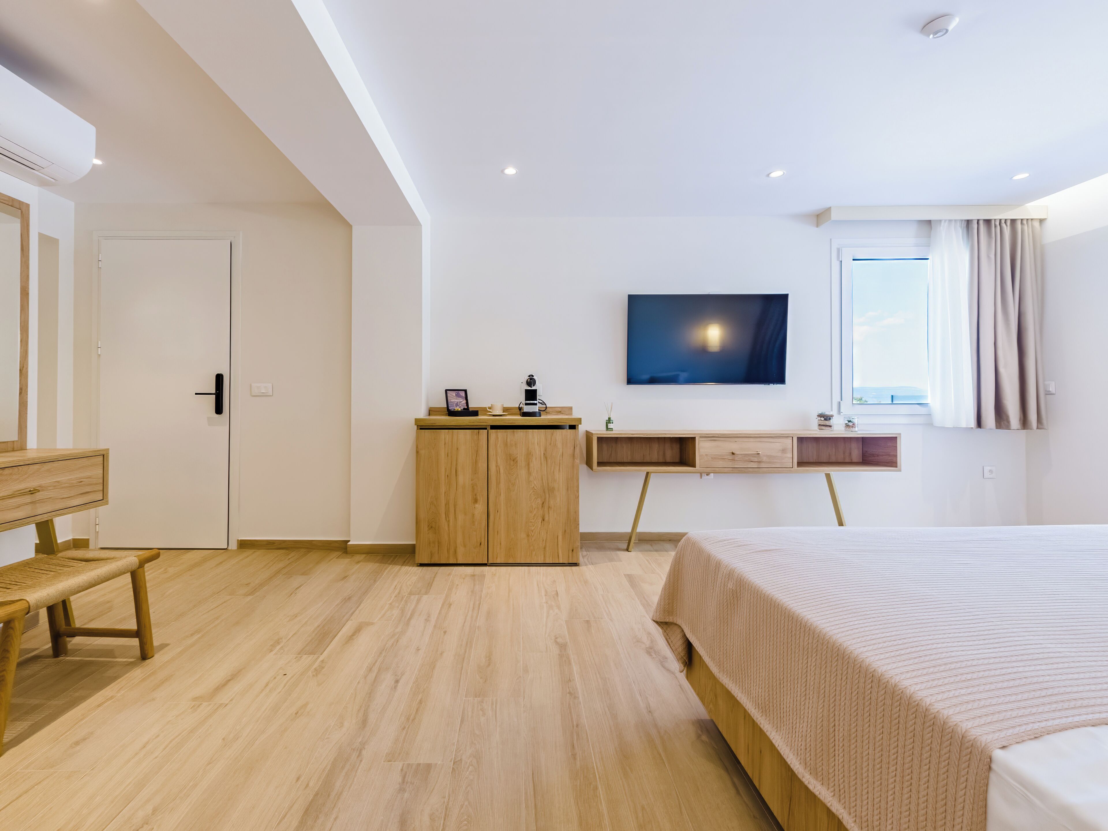 Soundproofing, iron/ironing board, free WiFi, bed sheets