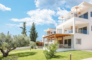 Fachada de la propiedad