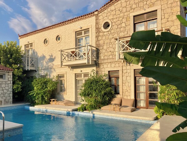 บริเวณภายนอก