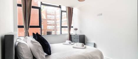 1 habitación, tabla de planchar con plancha, wifi y ropa de cama