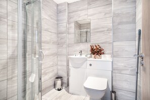 Dutxa, assecador de cabells i tovalloles 