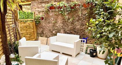 Charming little house with patio close to Monaco