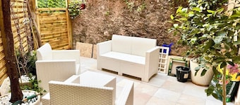 Charming little house with patio close to Monaco