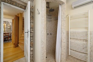 Interior - Villa Annette with pool and sauna, surrounded by greenery, near Porec. (Porec)