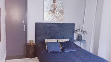 1 chambre, fer et planche à repasser, Wi-Fi, draps fournis