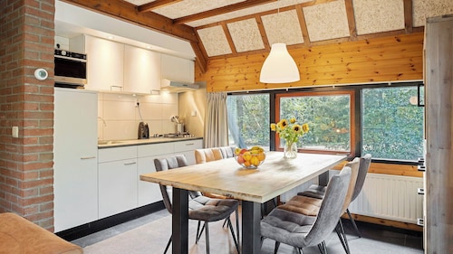 Detached bungalow for 6 people