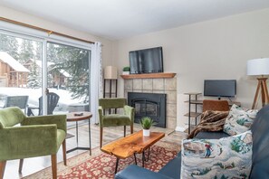 Televisión, chimenea