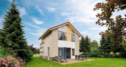 Detached 4-person villa