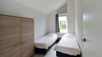 2 bedrooms, iron/ironing board, free WiFi