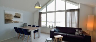 Detached 6-person villa