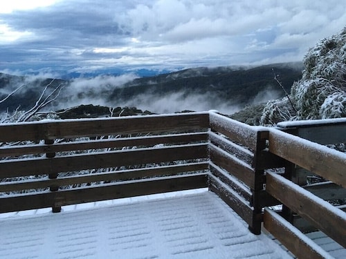 Family Friendly Chalet located on the Mountain