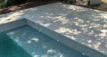 Sous les Oliviers, Villa 6 Personnes Tranquille, Climatisée, Piscine Privée