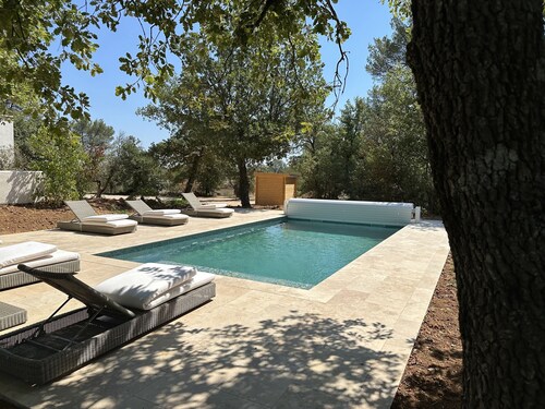 Sous les Oliviers, Villa 6 Personnes Tranquille, Climatisée, Piscine Privée