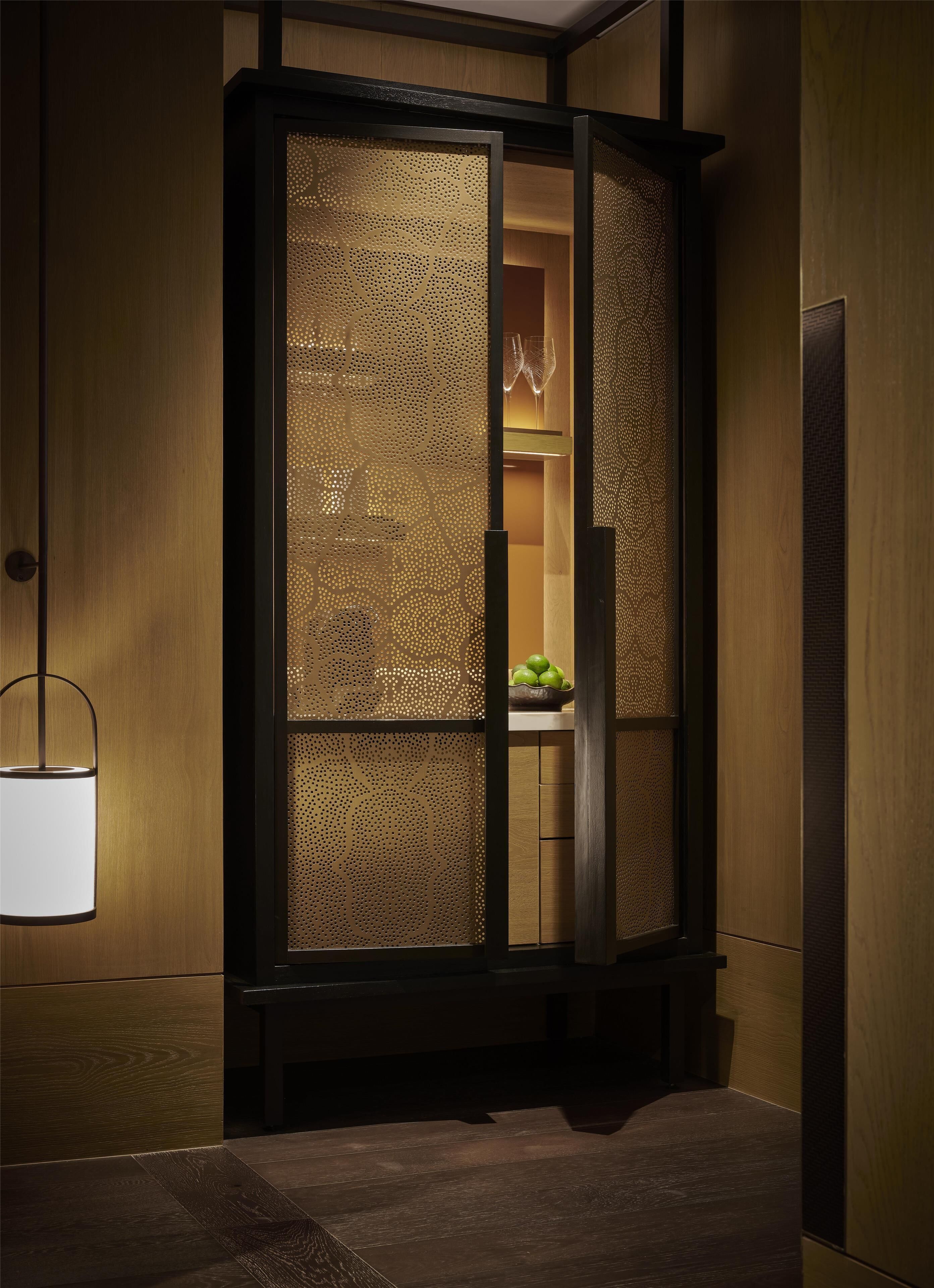 Premium bedding, free minibar items, in-room safe, desk