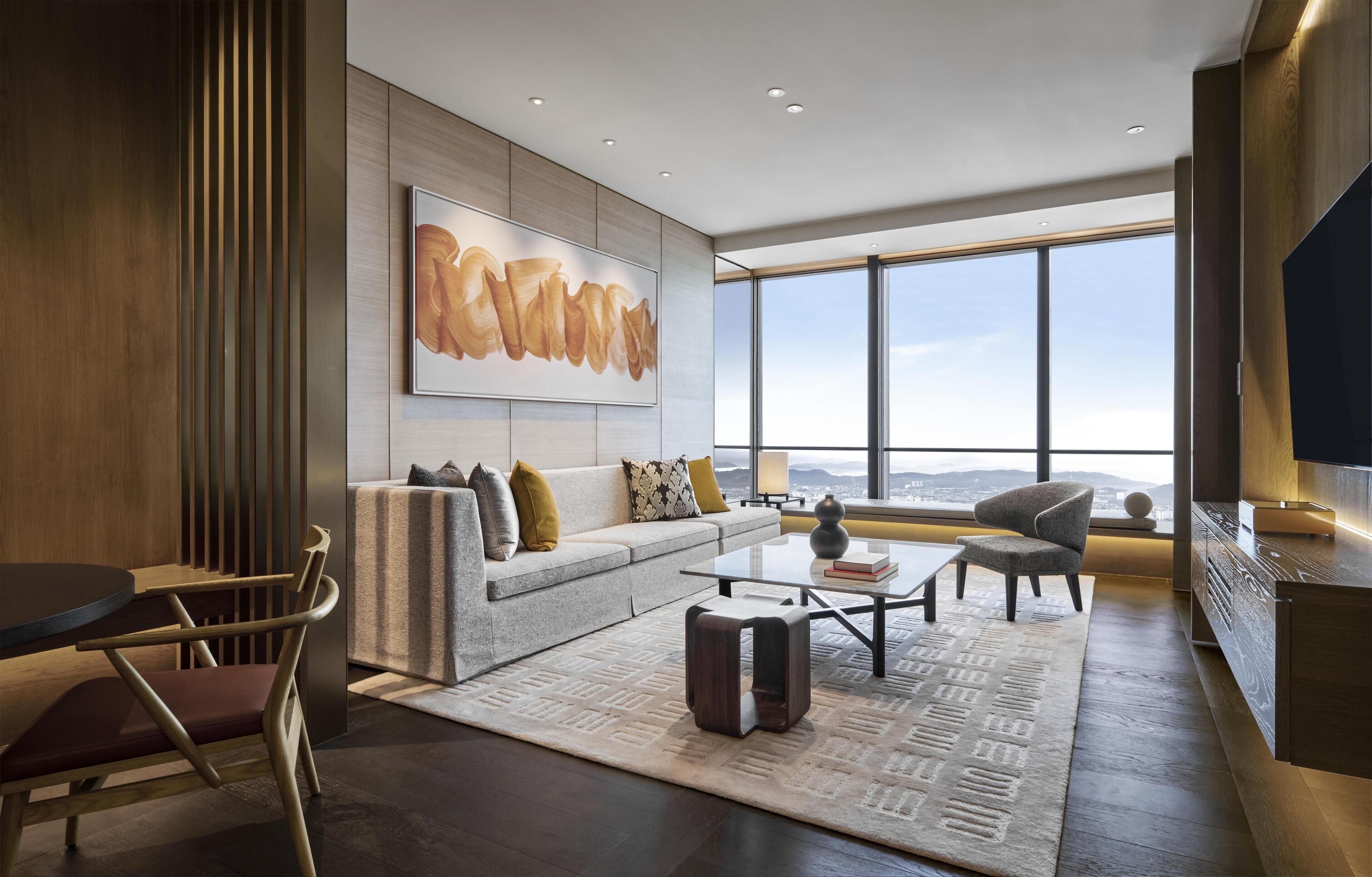 高級寢具、免費迷你吧物品、客房內保險箱、書桌