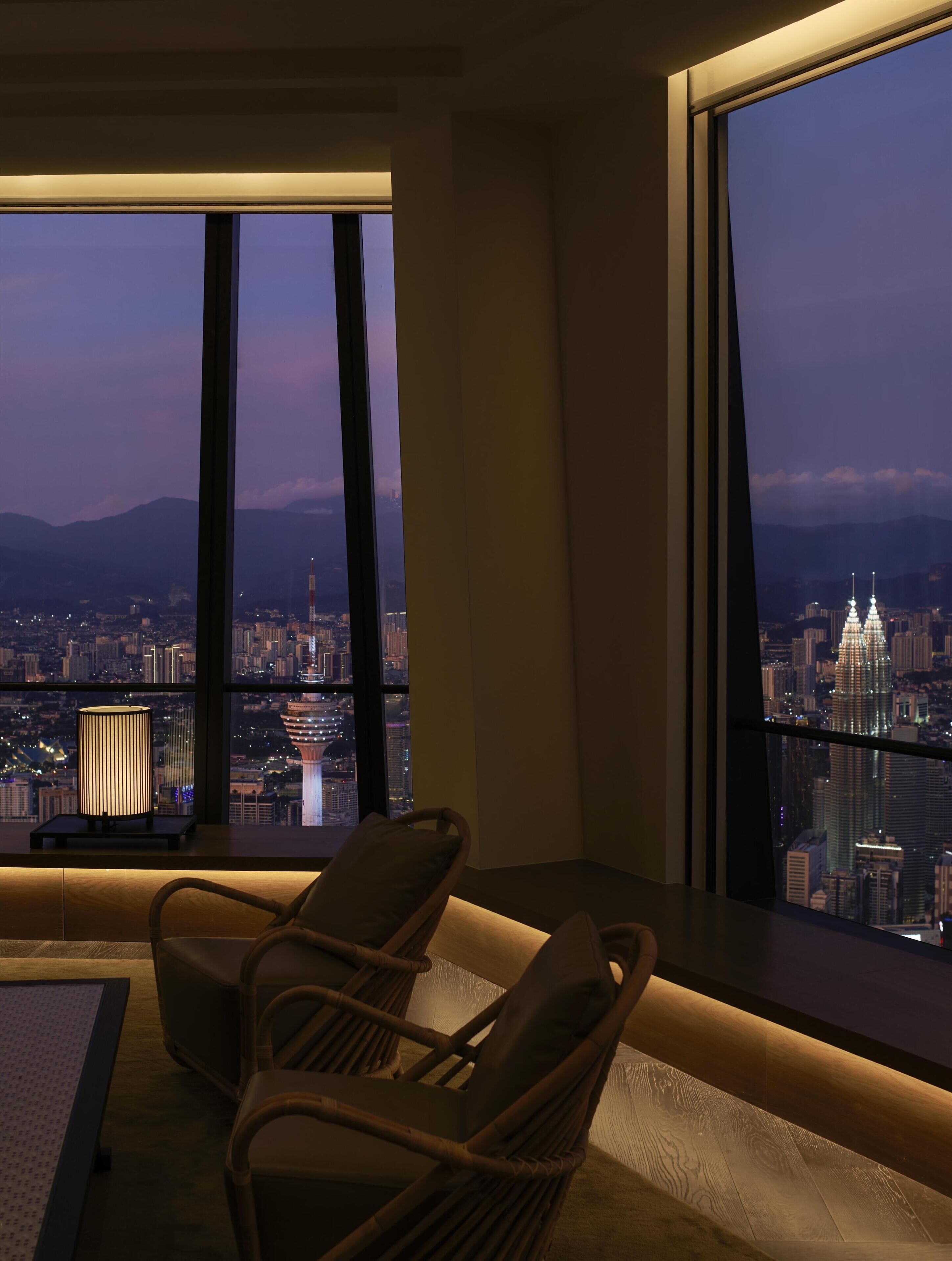 Premium bedding, free minibar items, in-room safe, desk
