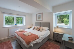 4 chambres, fer et planche à repasser, accès au Wi-Fi (inclus)