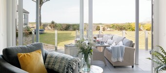 Beautiful beach side homes sleeping 8 guests