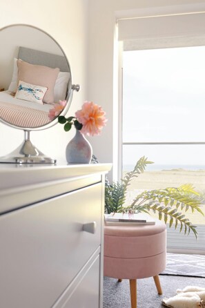 4 slaapkamers, een strijkplank/strijkijzer, gratis wifi, beddengoed