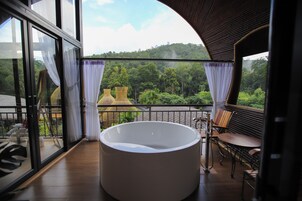 Family Room | Terrace/patio