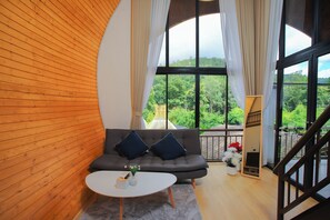 Family Room | Living area | 36-inch Smart TV with cable channels - T-Story Maekampong (Mae On)