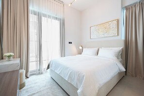 华丽公寓, 阳台, 城市景观 | 2 多间卧室、高档床上用品、羽绒被、记忆海绵床垫