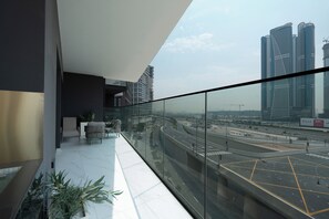 Deluxe Apartment, Balcony, City View | Terrace/patio