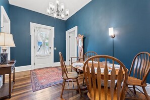 Dining - Enriched with history & tradition is where you will find Capitol Walk (Frankfort)