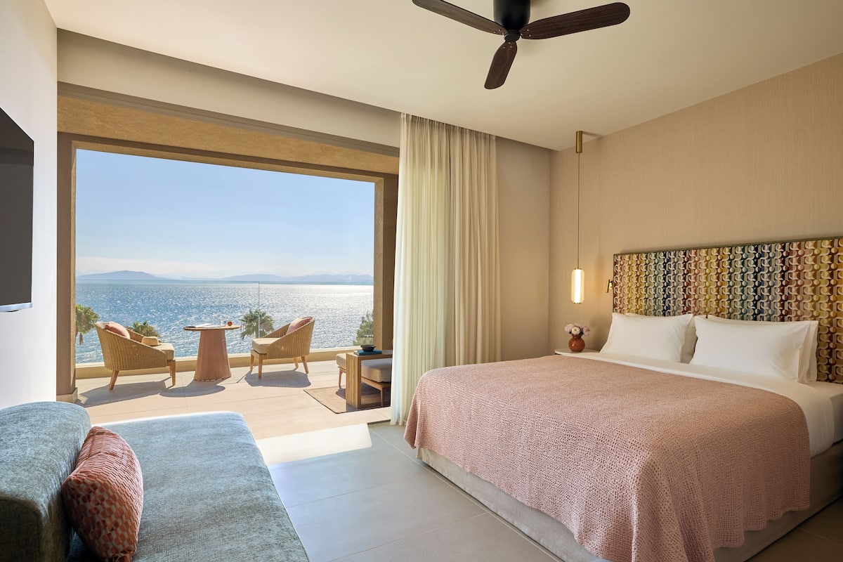 Rooftop Deluxe Double Room Front Sea View | 1 chambre, literie de qualité supérieure, minibar