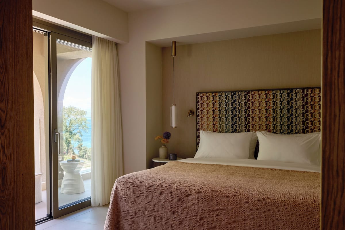 Junior Suite Grand Balcony Side Sea View | 1 chambre, literie de qualité supérieure, minibar