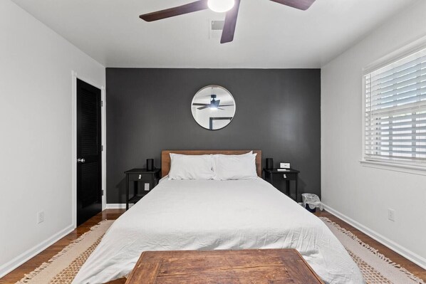 3 bedrooms, iron/ironing board, free WiFi, bed sheets