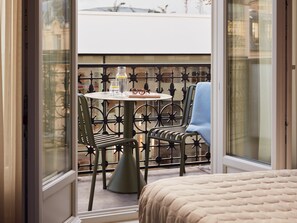 Medium Studio, Kitchenette, Balcony | テラス / パティオ