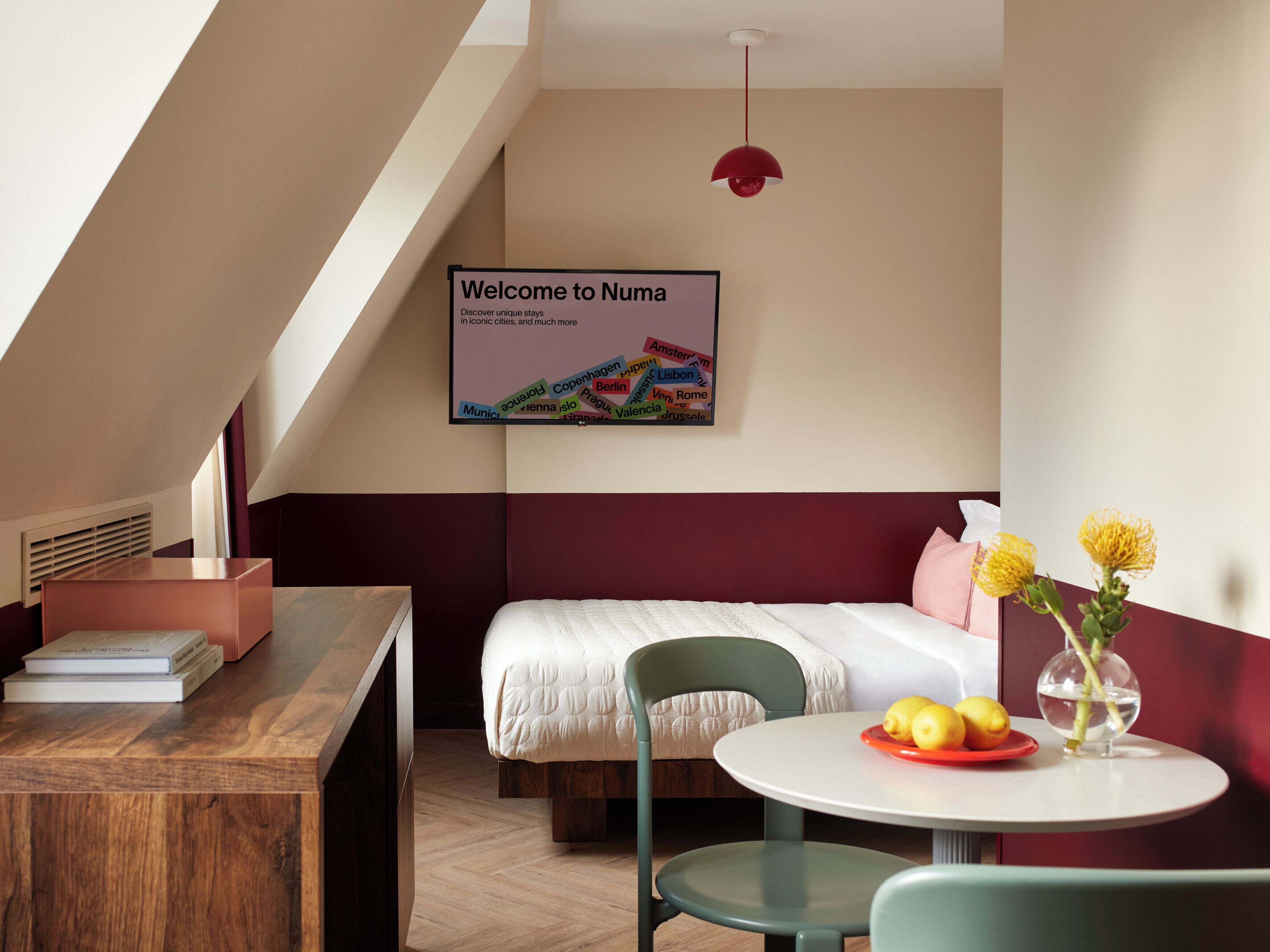 Large Studio, Kitchenette - Accessible | Sengetøy av topp kvalitet, safe på rommet og individuelt dekorert