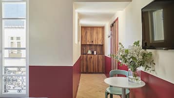 Medium Studio with Kitchenette | 1 間睡房、高級寢具、房內夾萬、獨特設計