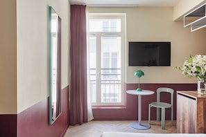 Medium Studio with Kitchenette