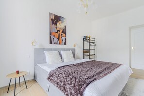 3 habitaciones, muebles diferentes, escritorio y cortinas blackout 