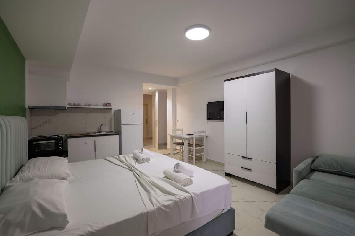 Basic Triple Room