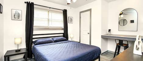 7 bedrooms, desk, iron/ironing board, travel cot