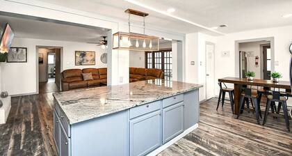 Lux Home w/ Heated Pool & Spa: 30 Min to Downtown