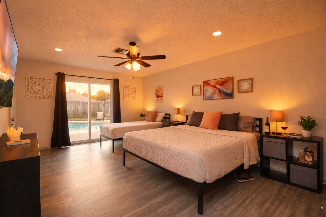 7 bedrooms, desk, iron/ironing board, travel cot