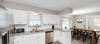 Forest Glade Retreat with Pool 25 Min to Downtown