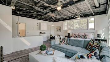 智能電視、 辦公室