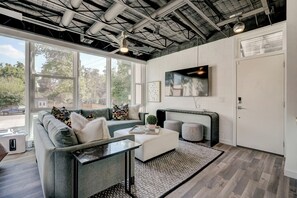 Smart TV, offices