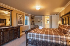 6 bedrooms, desk, free WiFi, bed sheets