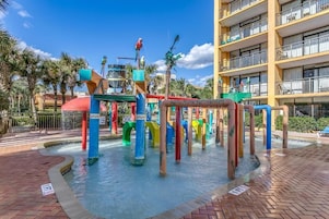 2 piscinas techadas, 2 piscinas al aire libre