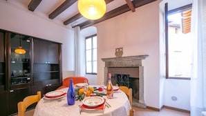 Apartment - Sergio Il Gufo - Orange in Historic Cente (Toscolano Maderno)